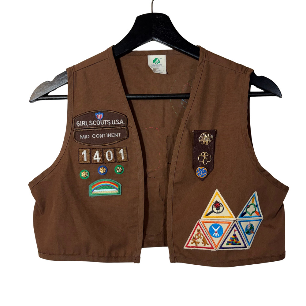 Girl Scout Vest With Patches Youth Medium Vintage 90s Lot Of Patches Pins Brown